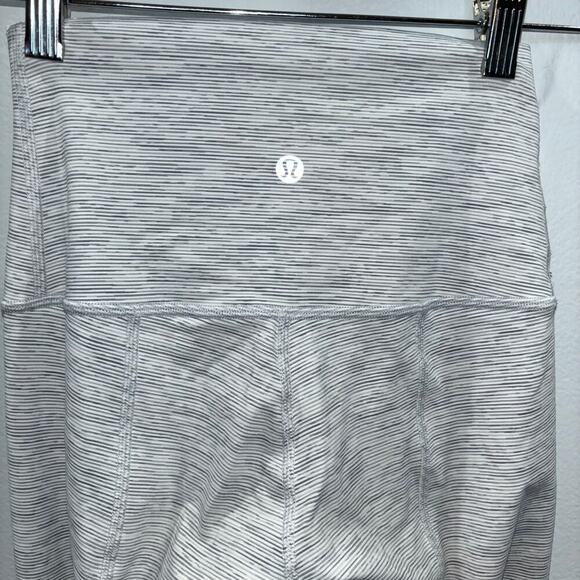 Lululemon Wunder Under High Rise Crop Scalloped Leggings Size 2 - Picture 6 of 16